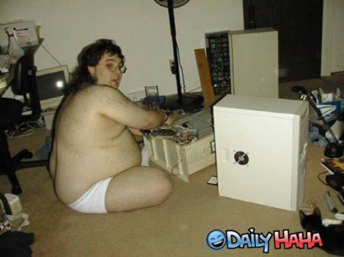 nerd_computer_repair nerd computer repair 500x373 Два года за пиратство