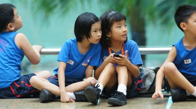 iphone-kids iphone kids 640x358 Про похороны портативных консолей
